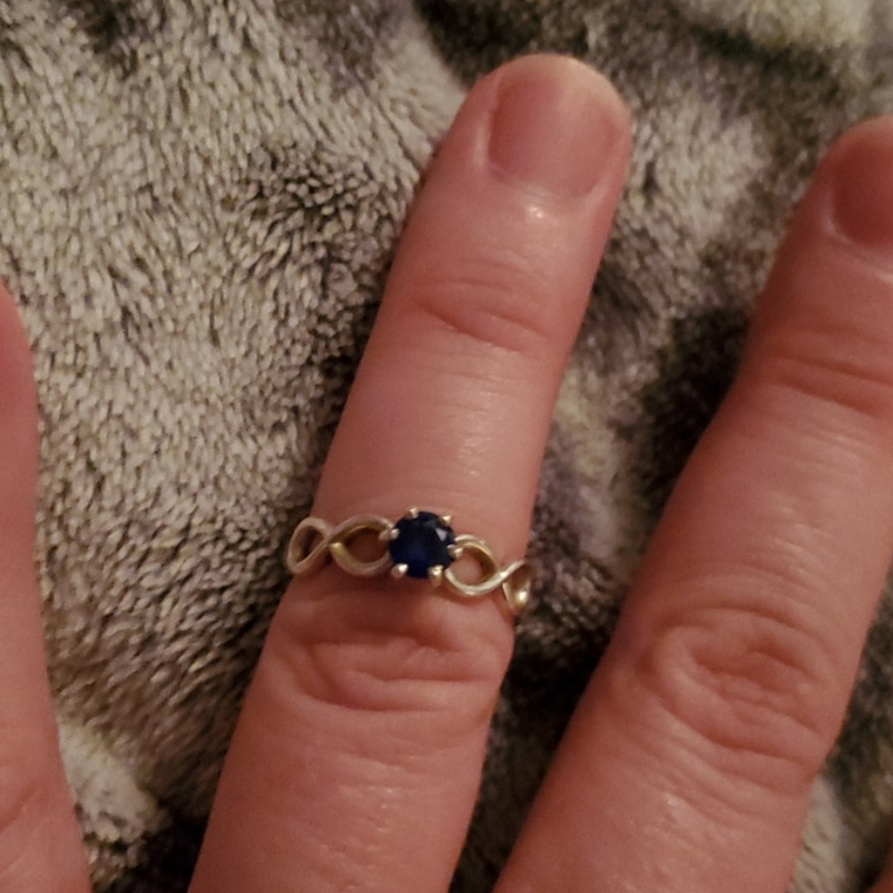 Size 6 sterling silver sapphire ring
